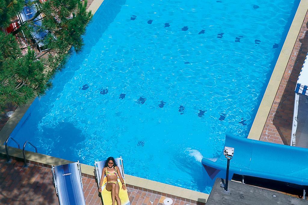 Club Hotel Residence Cesenatico Buitenkant foto